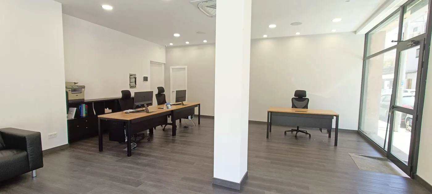 Oficina y showroom Sol-Elec en Palma con sistemas integrados